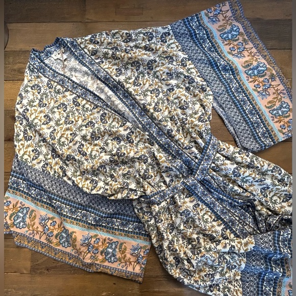 WORLD MARKET Floral Kimono with Blue and Tan Accents - Picture 15 of 17